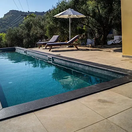 Villa Throisma In *